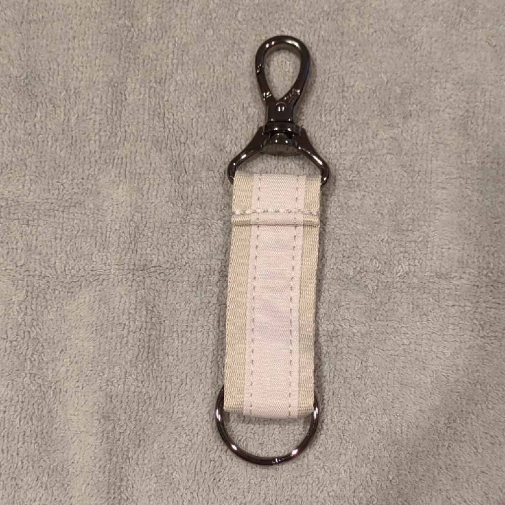 Lug Link Keyfob Key Chain - Pebble - NWT - Picture 3 of 4